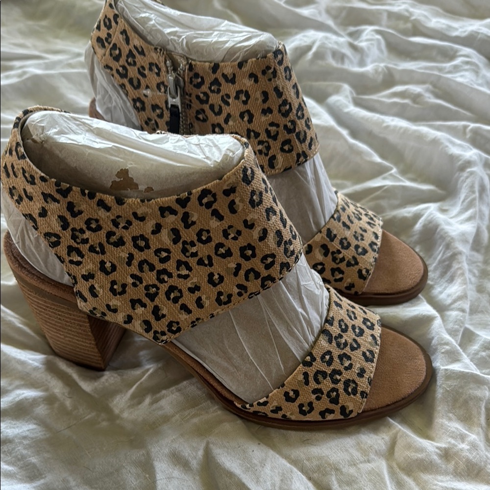 Toms super cute heels brand new with tags